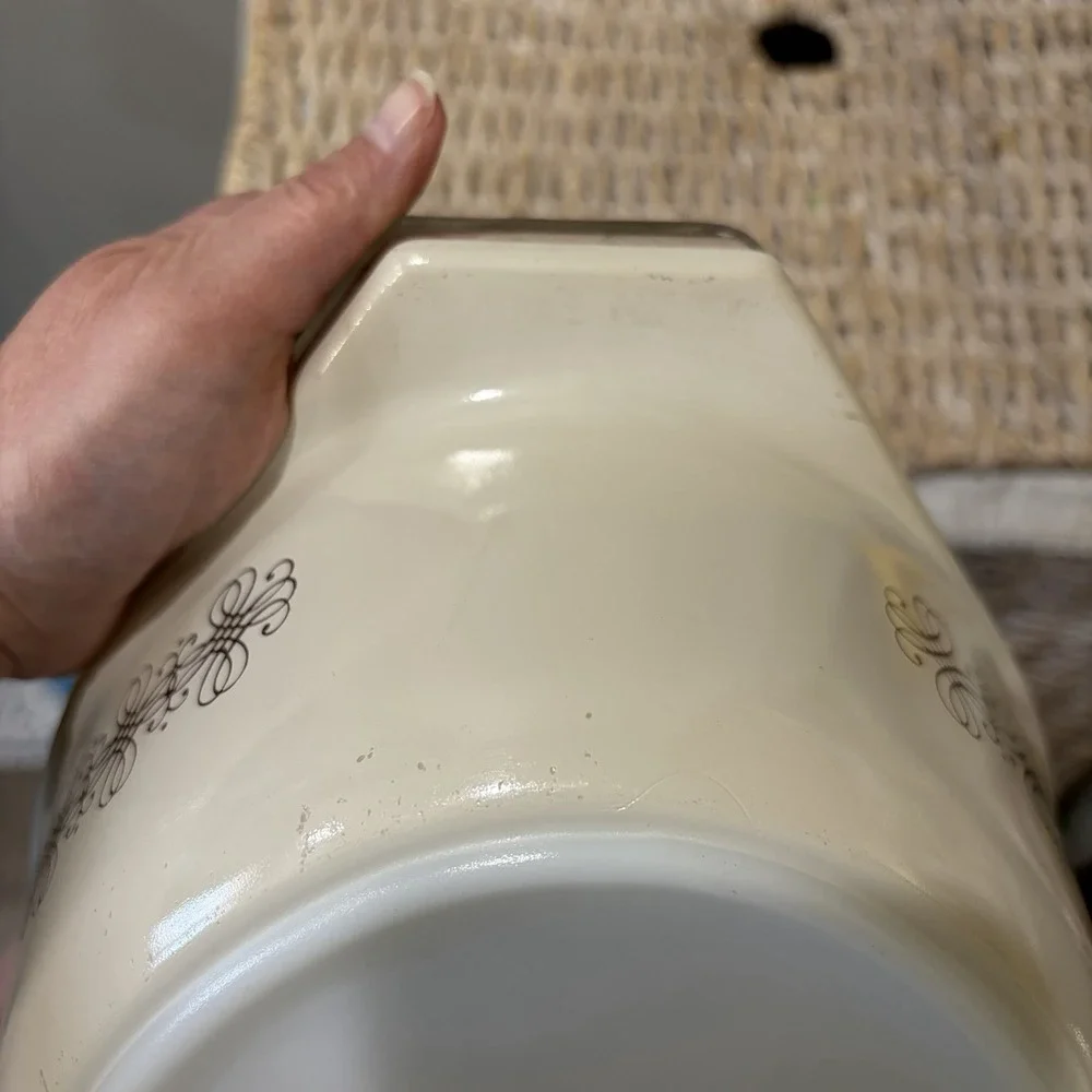 Vintage Pyrex Empire Scroll 